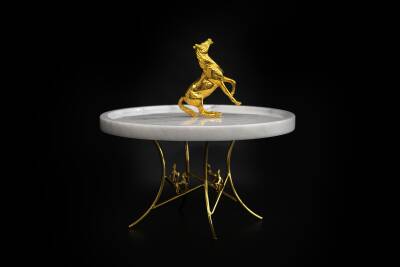 Gold Pirinç Ayaklı ve At Figürlü Beyaz Mermer Sunumluk - 