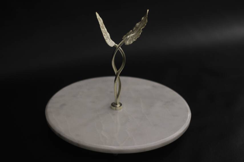 Yaprak Detaylı Beyaz Mermer Sunumluk - Gümüş - 1